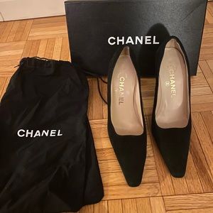 CHANEL classic pumps